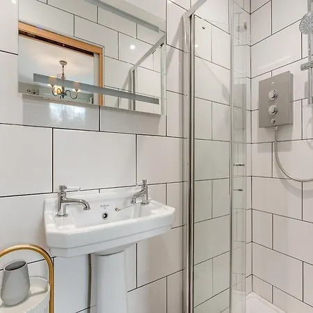 Glossop Semesterbostad *